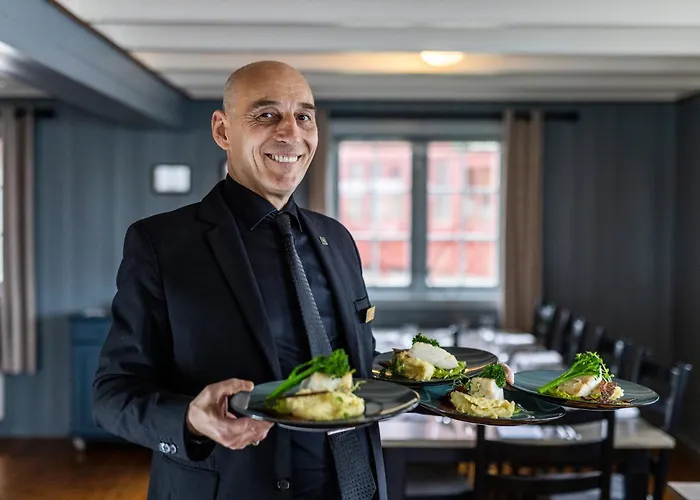 Haholmen - By Classic Norway Hotel Karvåg